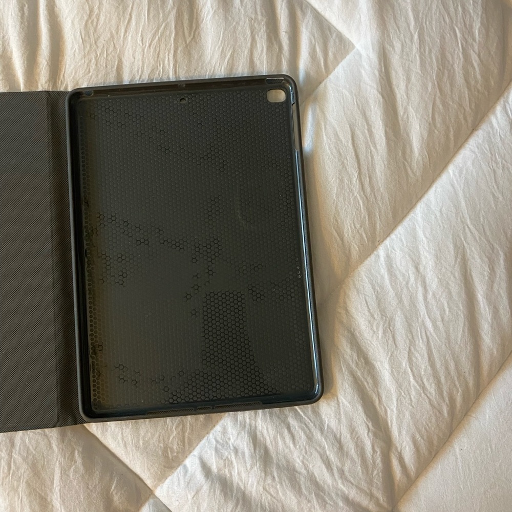 ipad case - Picture 2 of 3
